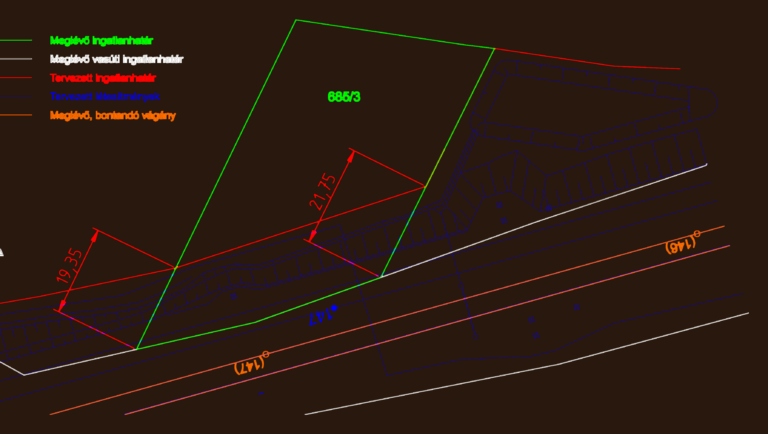 CAD site plan showing railway track layouts, property boundaries, and dimensions for plot 685/3 in Hungarian.